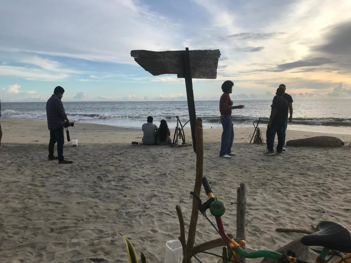 Beachaholic Homestay Alappuzha Luaran gambar