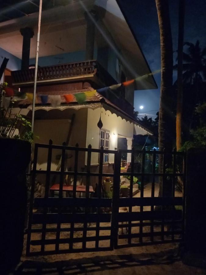 Beachaholic Homestay Alappuzha Luaran gambar
