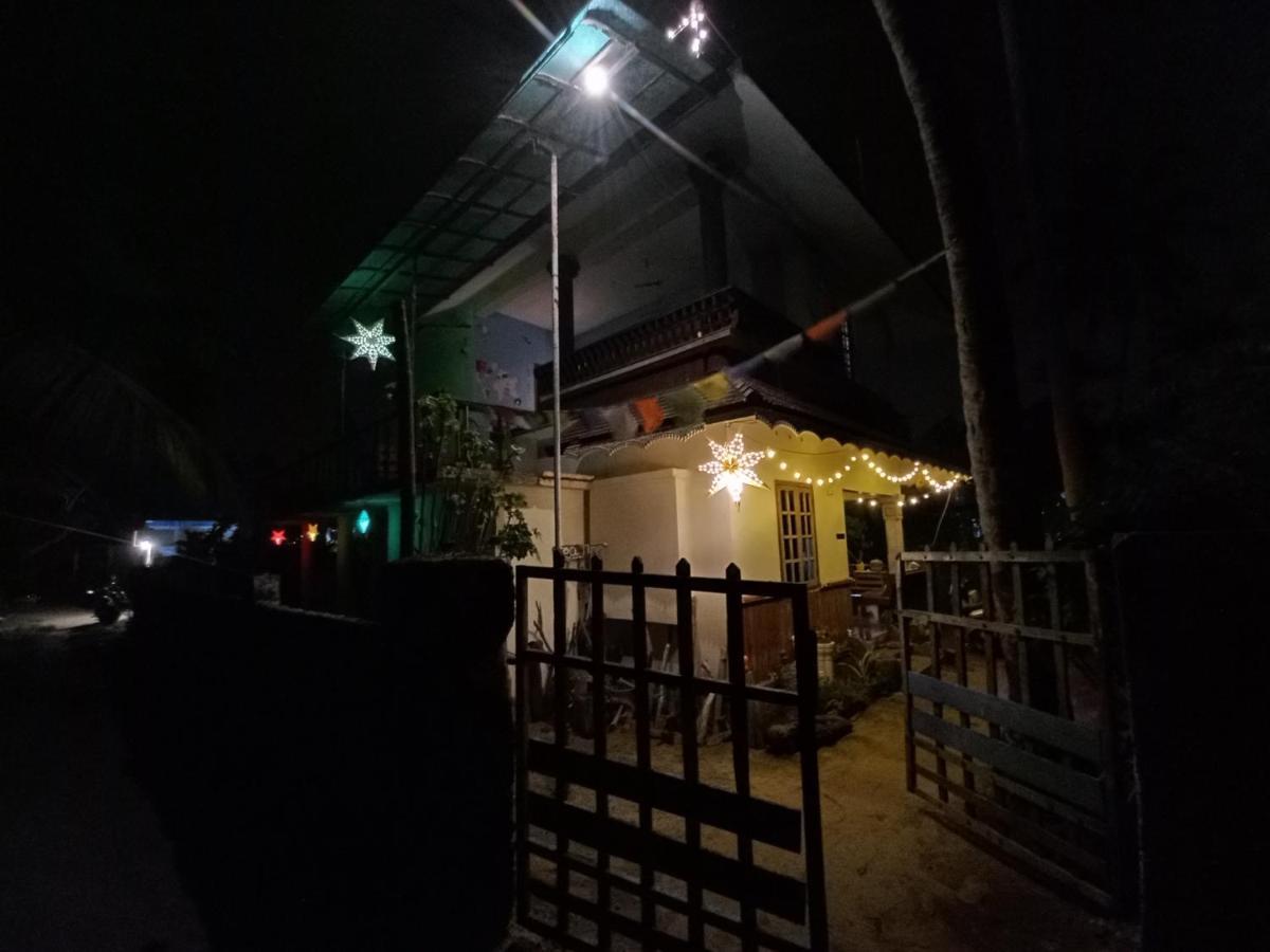 Beachaholic Homestay Alappuzha Luaran gambar