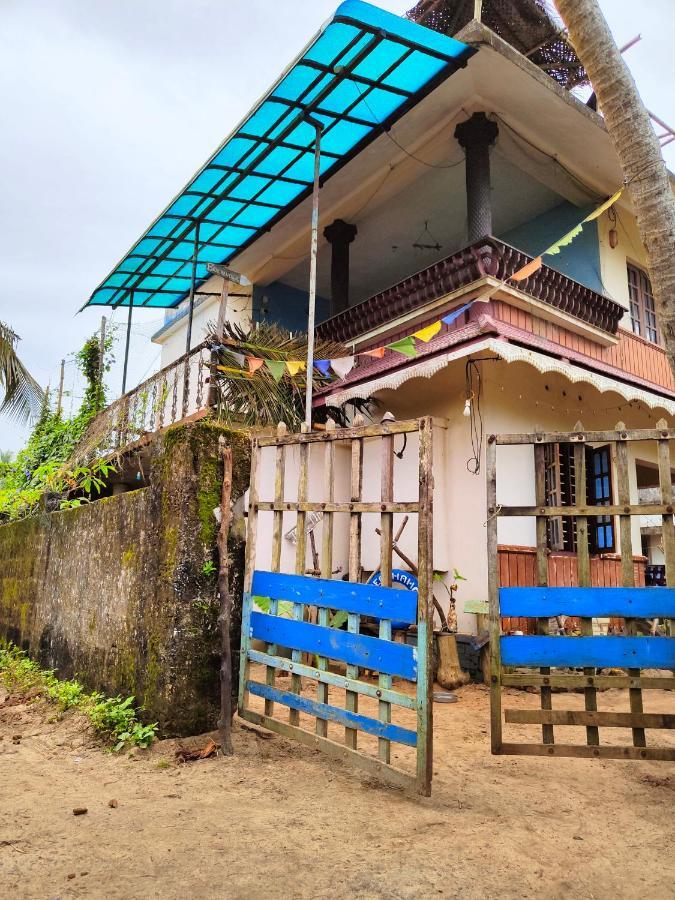Beachaholic Homestay Alappuzha Luaran gambar